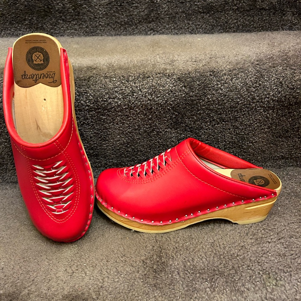 Swedish handmade clogs 39